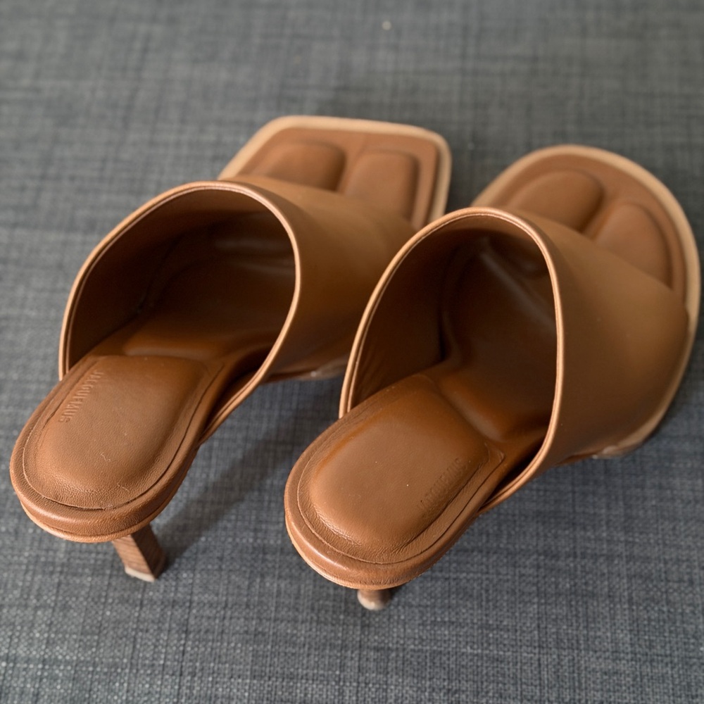 Jacquemus Leather Slide Sandals in Tan - Women - Picture 5 of 9
